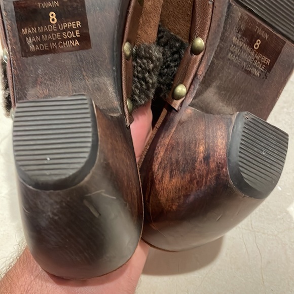 Coconuts Clogs - Picture 7 of 8